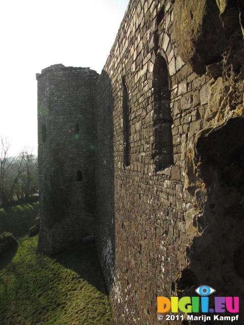 SX17305 Llawhaden Castle closet tower and wall